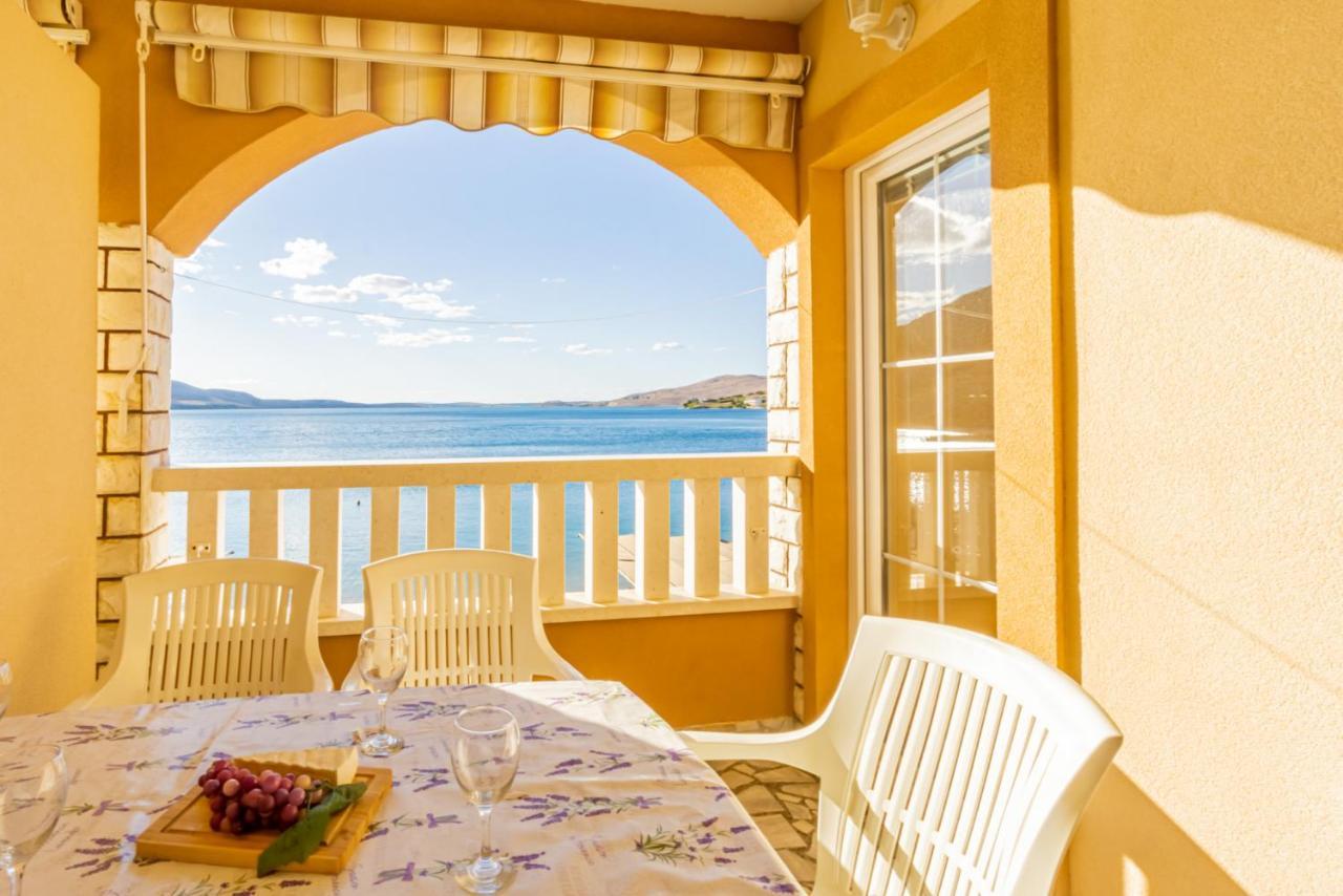 Kustic At The Beach Metajna Exterior foto